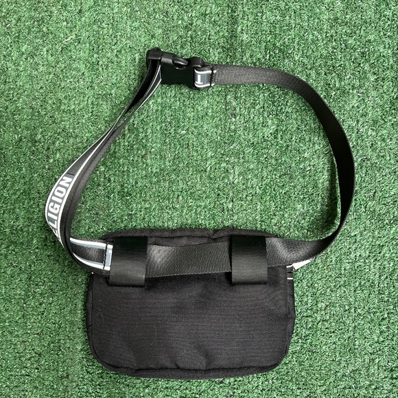 True religion fannypack - Picture 3 of 5